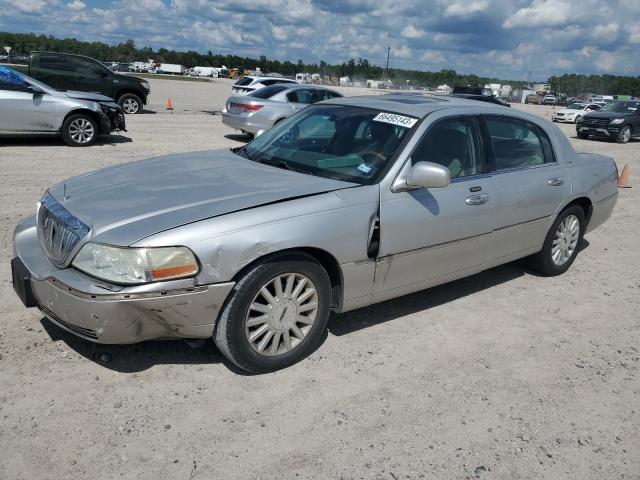 Lincoln Towncar (2004)