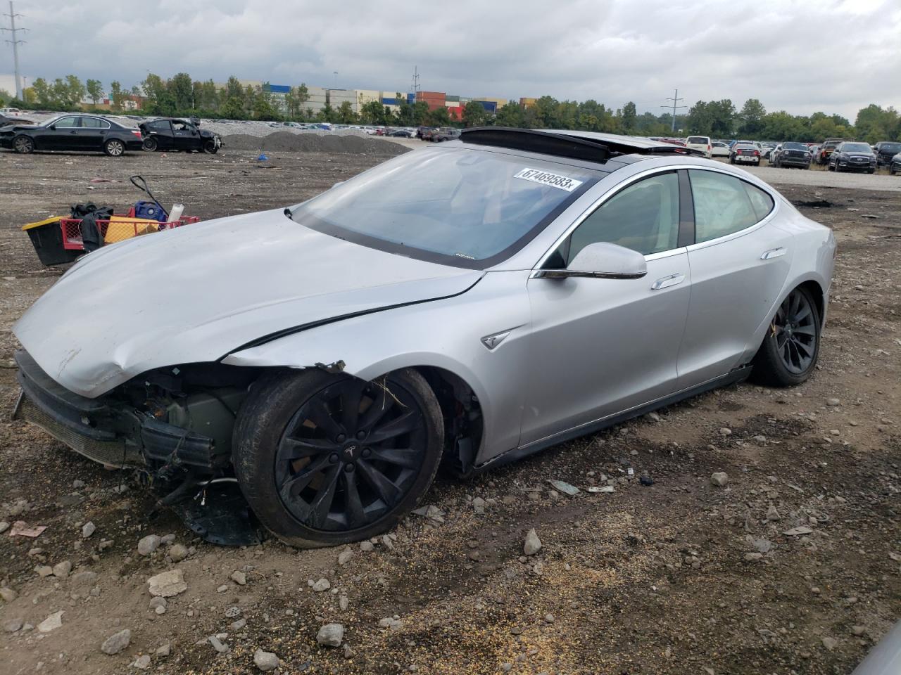 Tesla Model s (2015)
