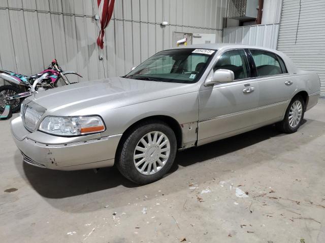 Lincoln Towncar (2005)