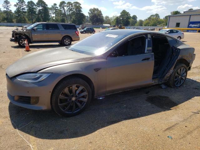 Tesla Model s (2019)