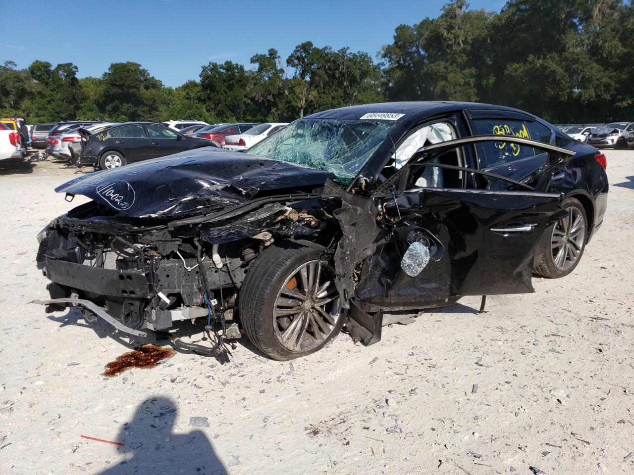 Infiniti Q50 base (2015)