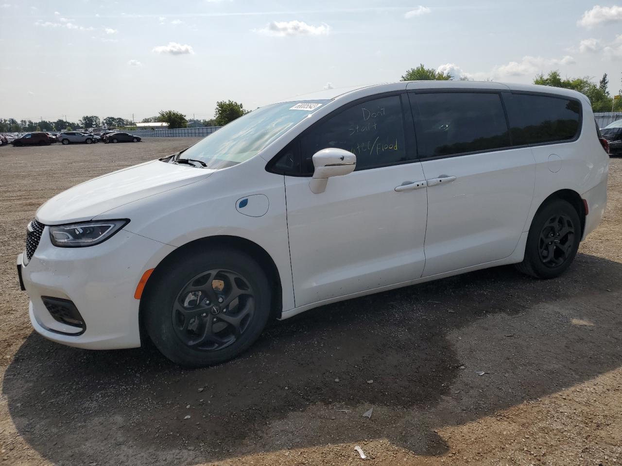Chrysler Pacifica (2022)