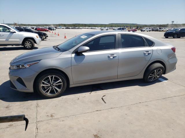 Kia Forte fe (2022)