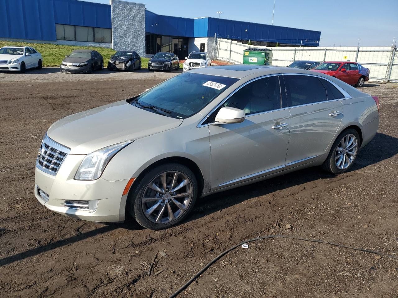 Cadillac Xts luxury (2013)