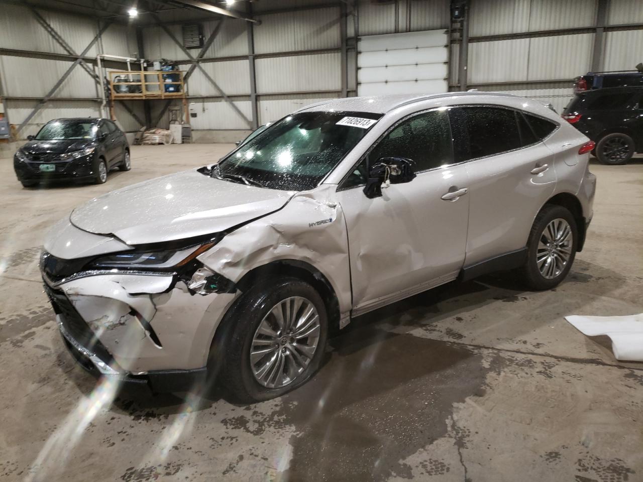Toyota Venza le (2021)