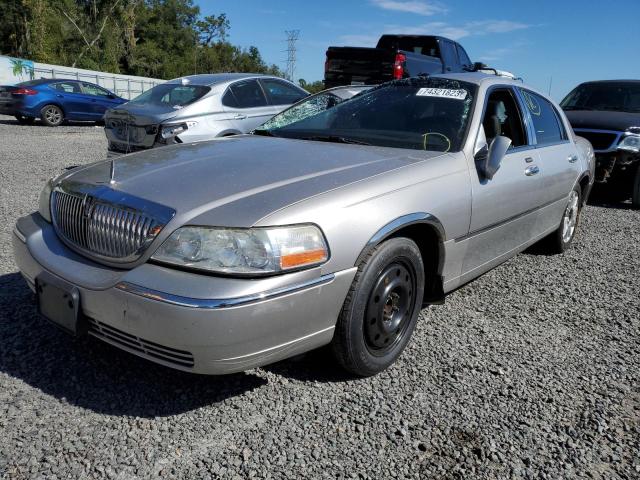 Lincoln Towncar (2010)
