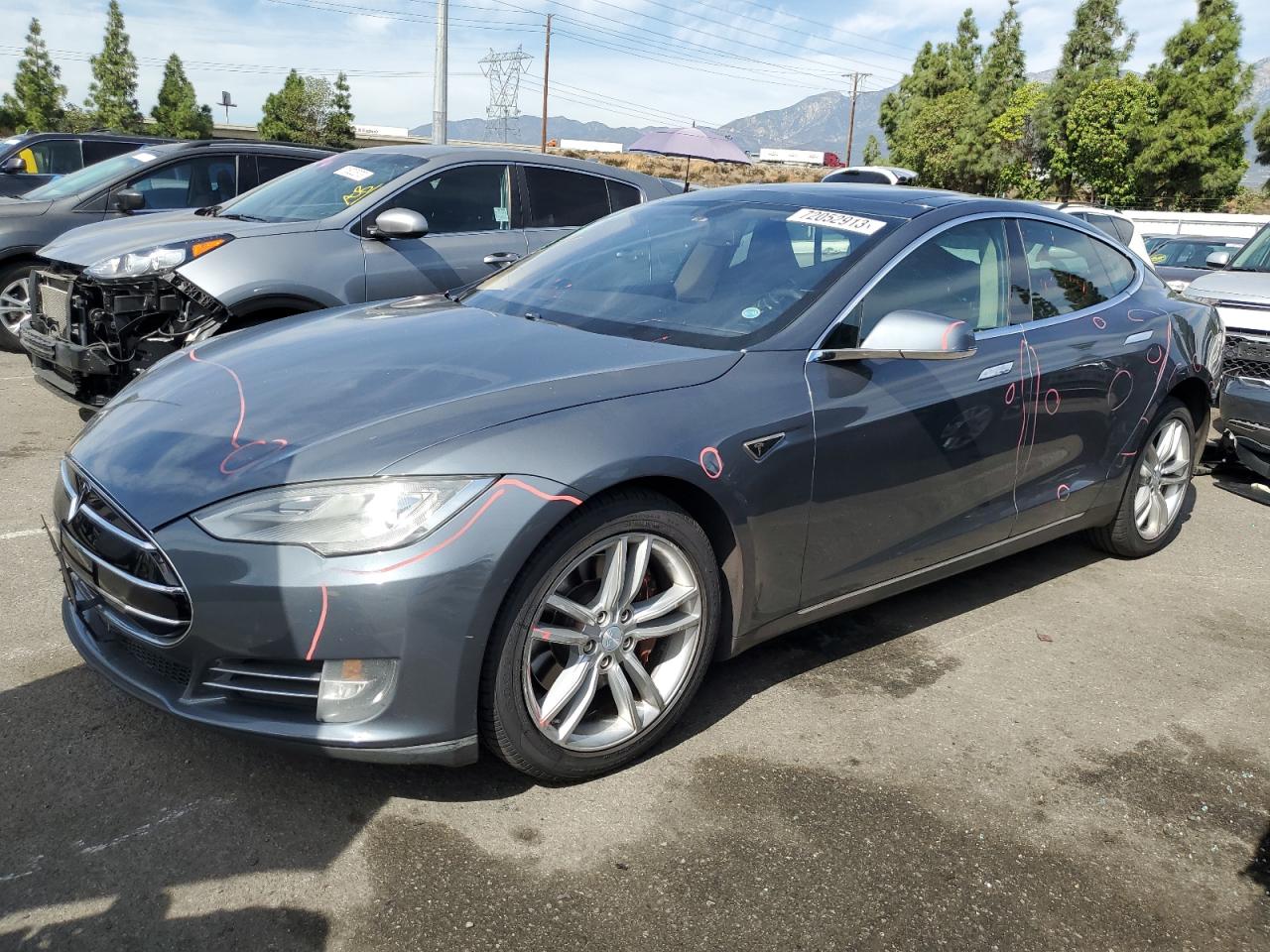 Tesla Model s (2013)