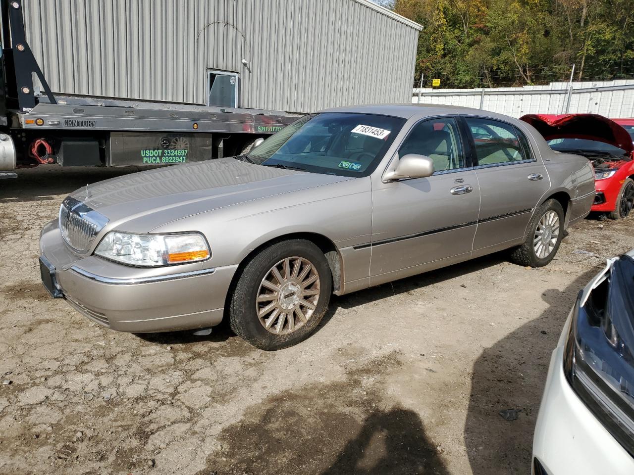 Lincoln Town car e (2003)
