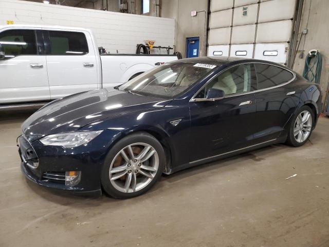 Tesla Model s (2015)
