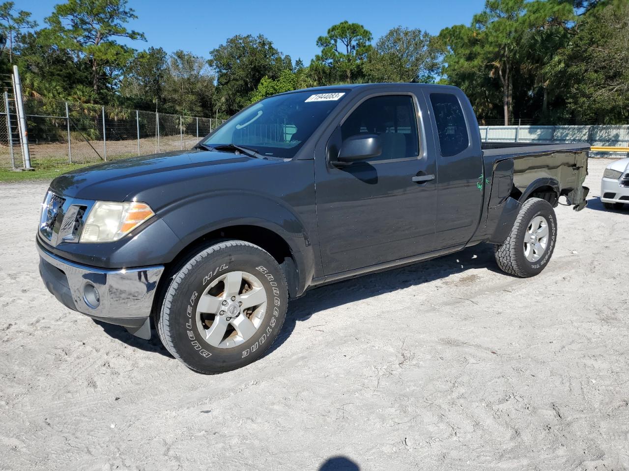 Nissan Frontier s (2011)
