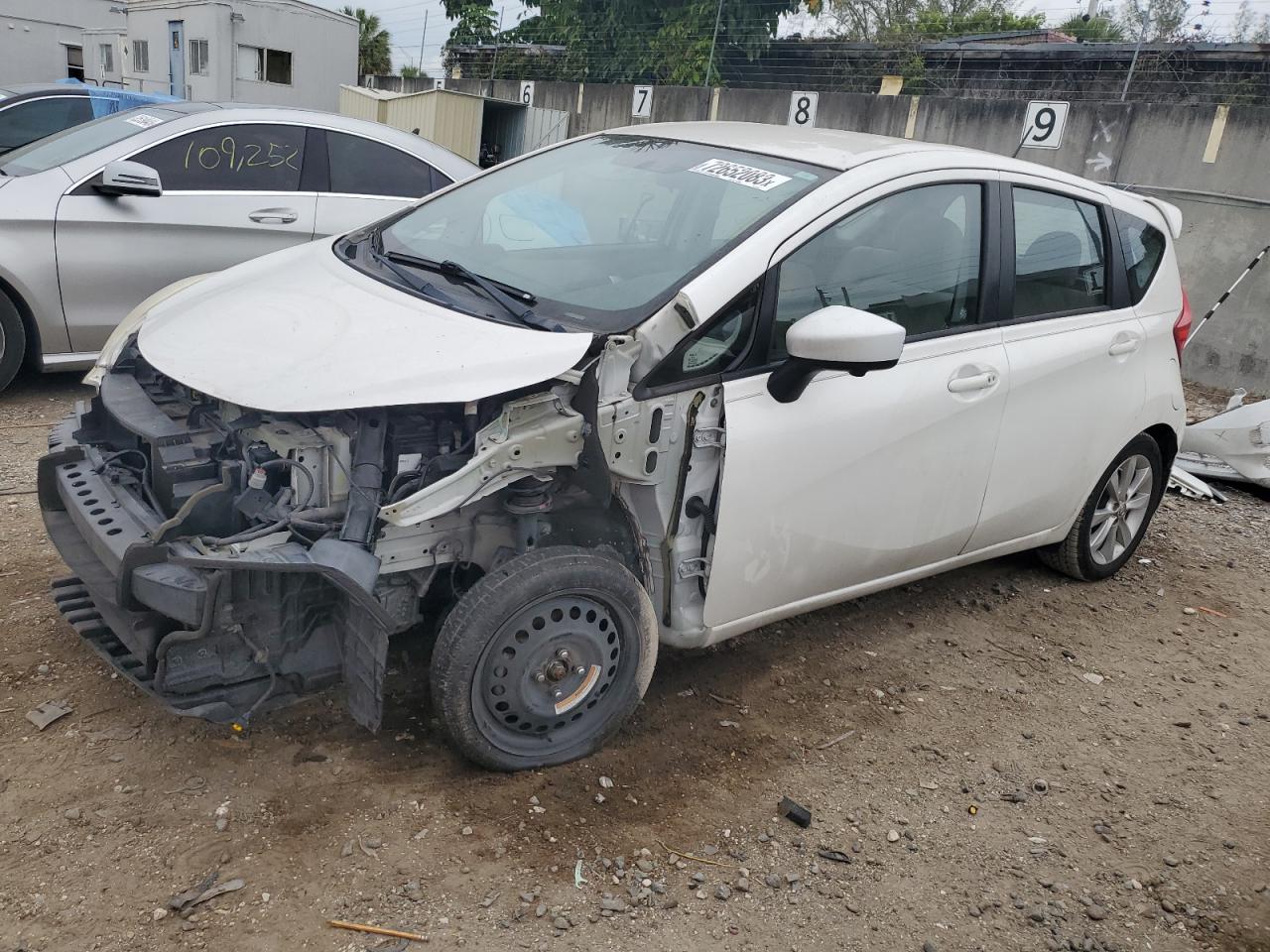 Nissan Versa note (2015)