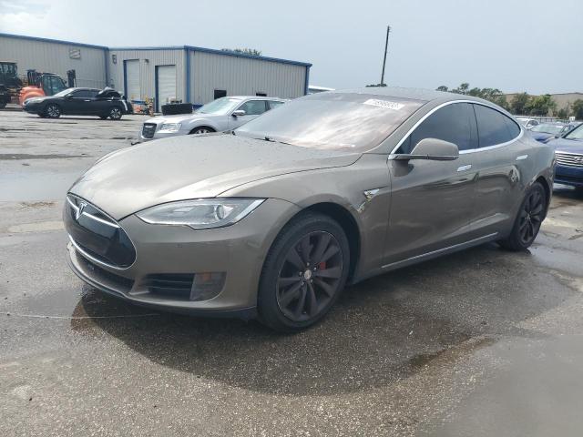 Tesla Model s (2015)