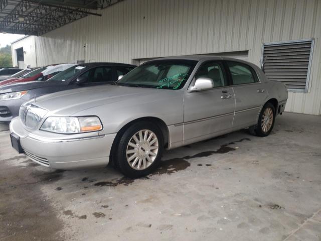 Lincoln Towncar (2004)