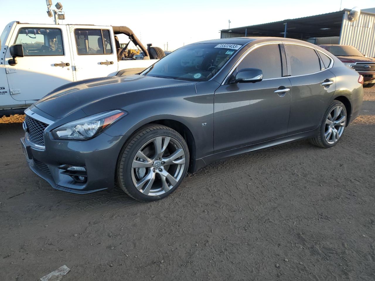 Infiniti Q70 (2015)