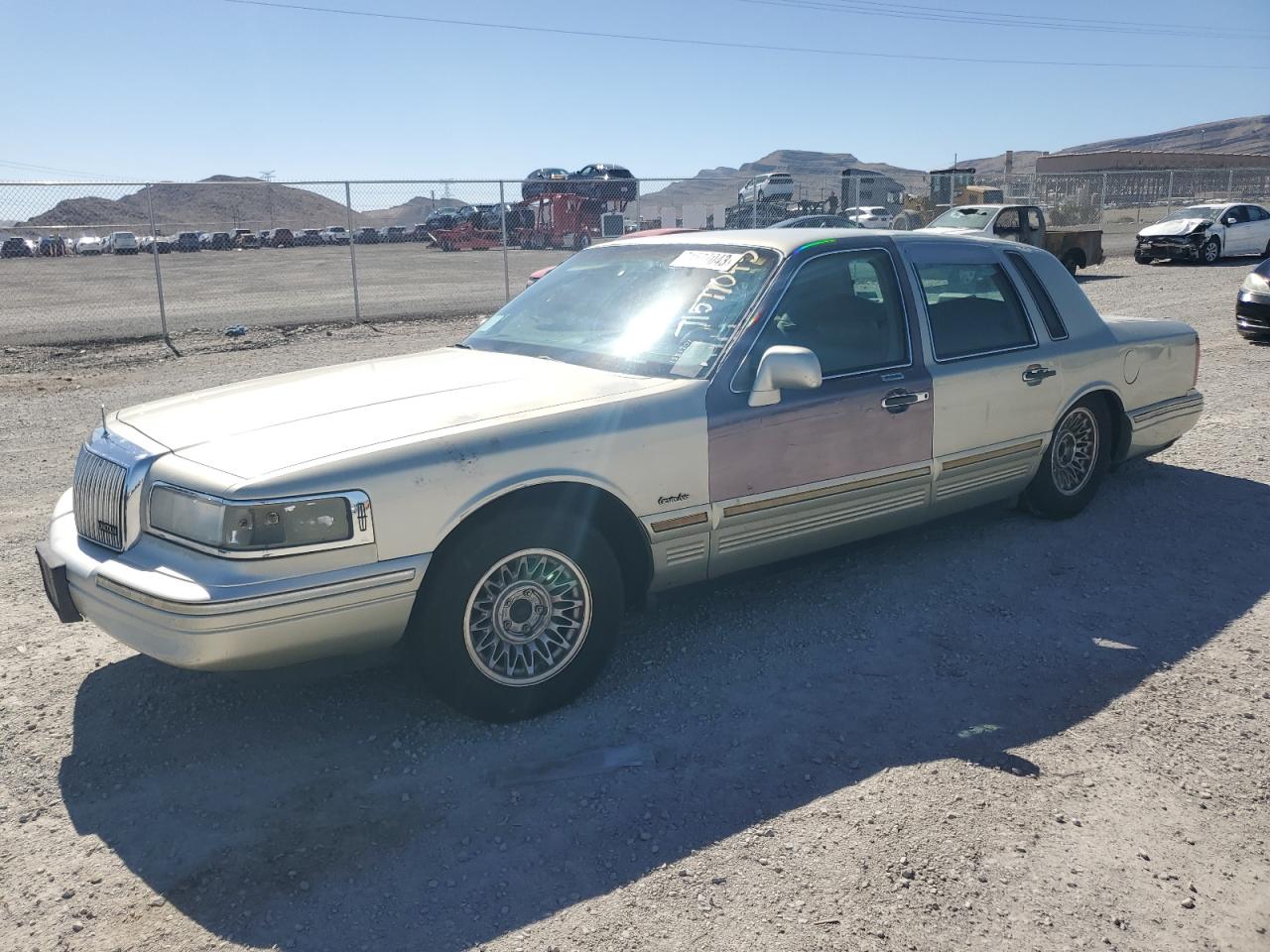 Lincoln Town car e (1997)