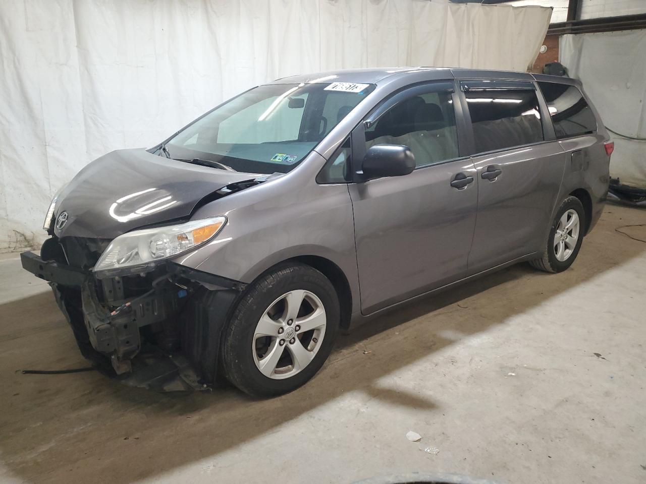 Toyota Sienna (2015)