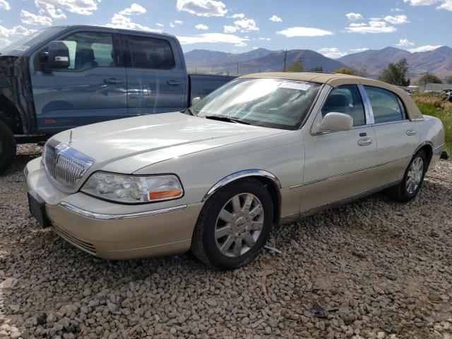 Lincoln Towncar (2005)