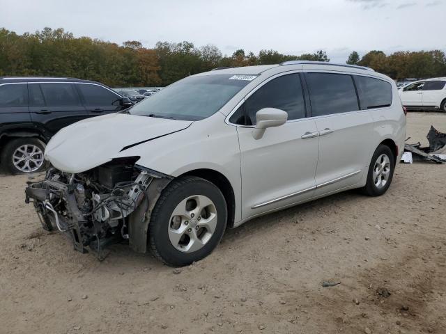Chrysler Pacifica (2017)