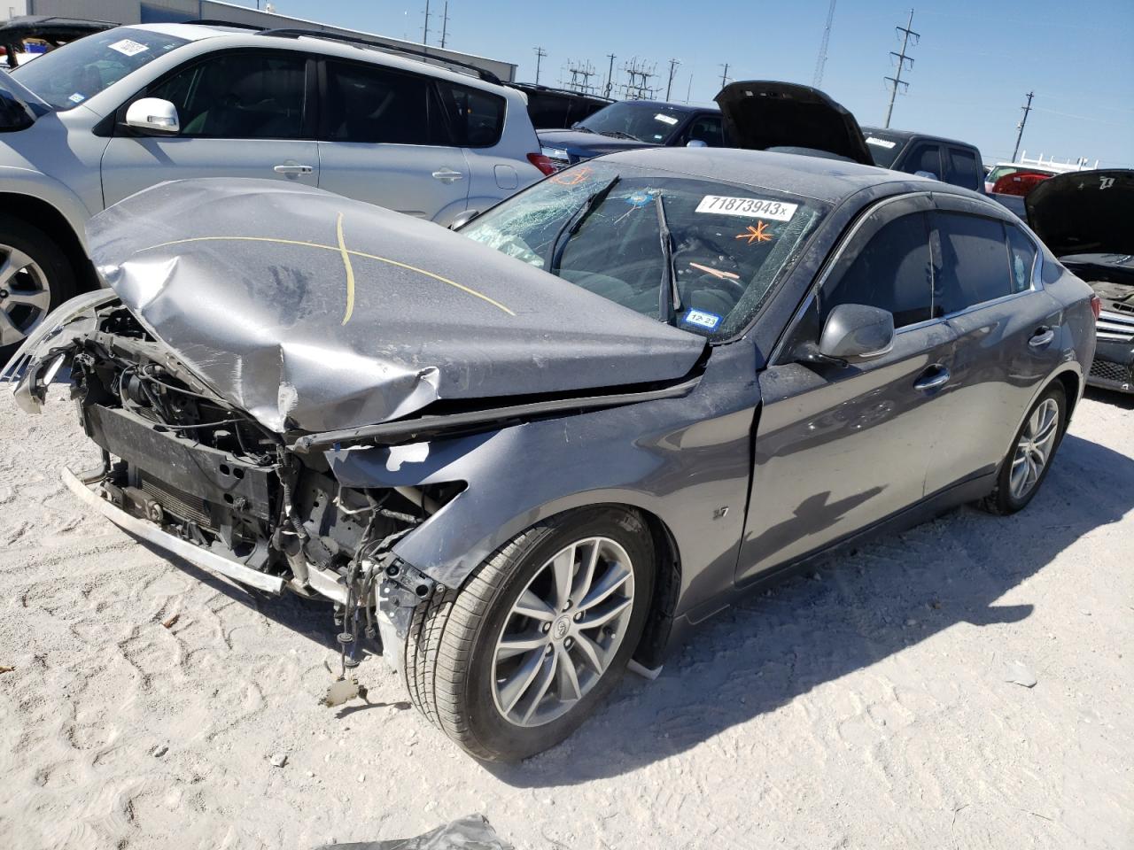 Infiniti Q50 base (2015)