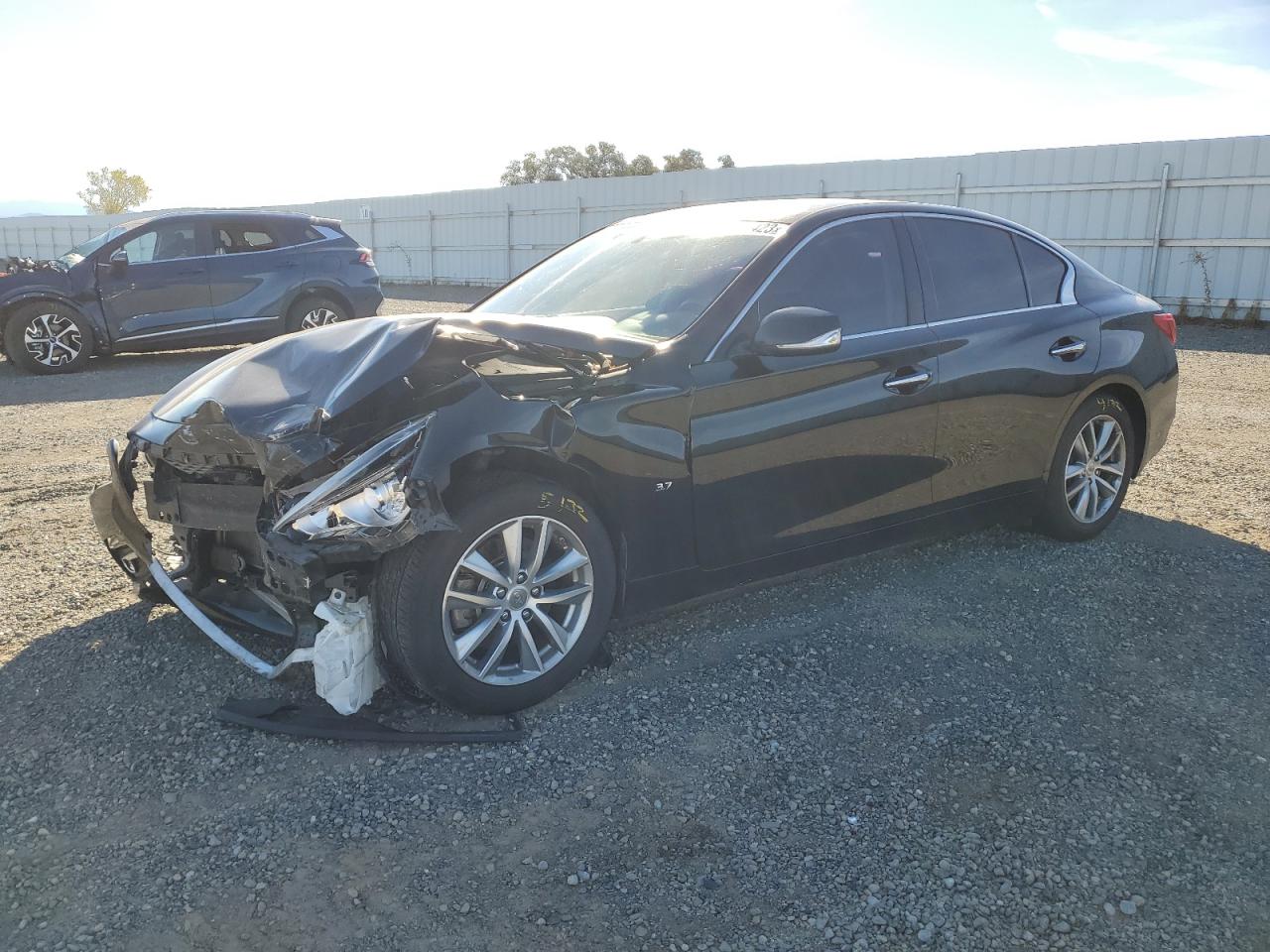 Infiniti Q50 base (2015)
