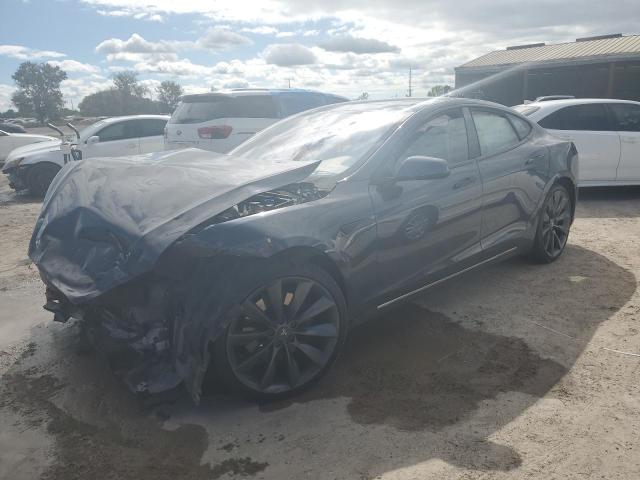 Tesla Model s (2015)