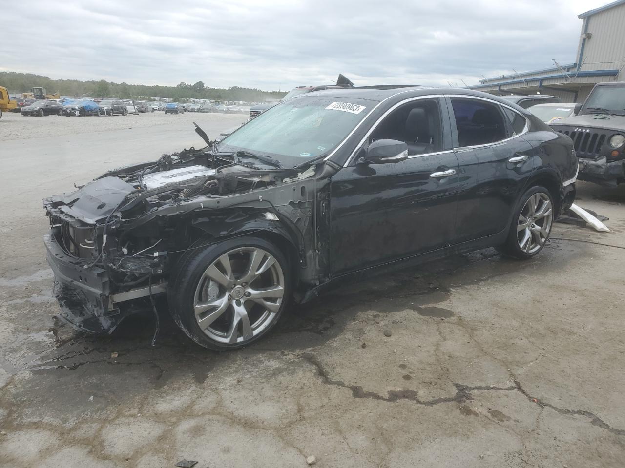 Infiniti Q70 (2016)