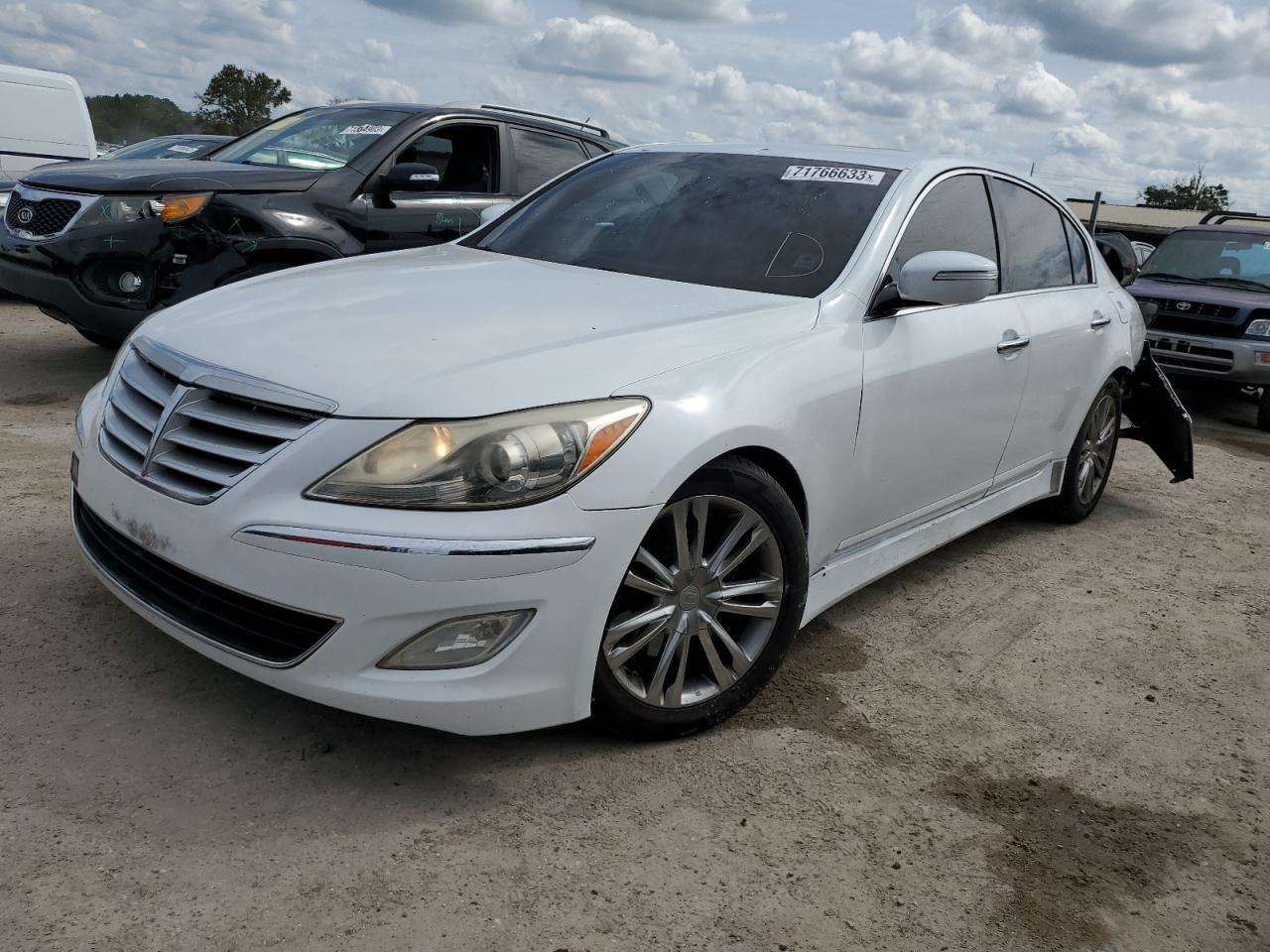 Hyundai Genesis 3- (2014)