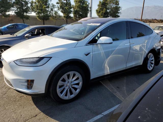 Tesla Model x (2020)