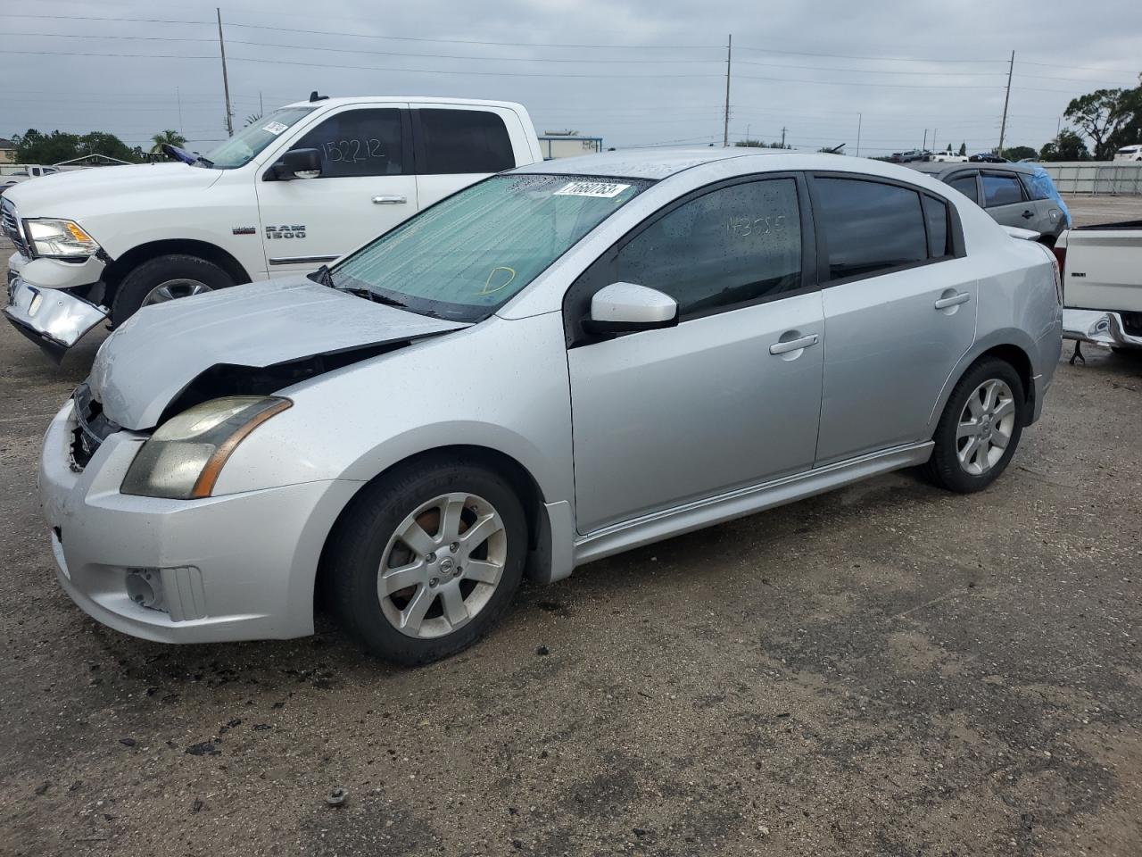 Nissan Sentra 2-0 (2012)
