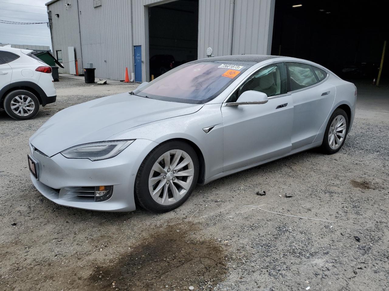 Tesla Model s (2017)