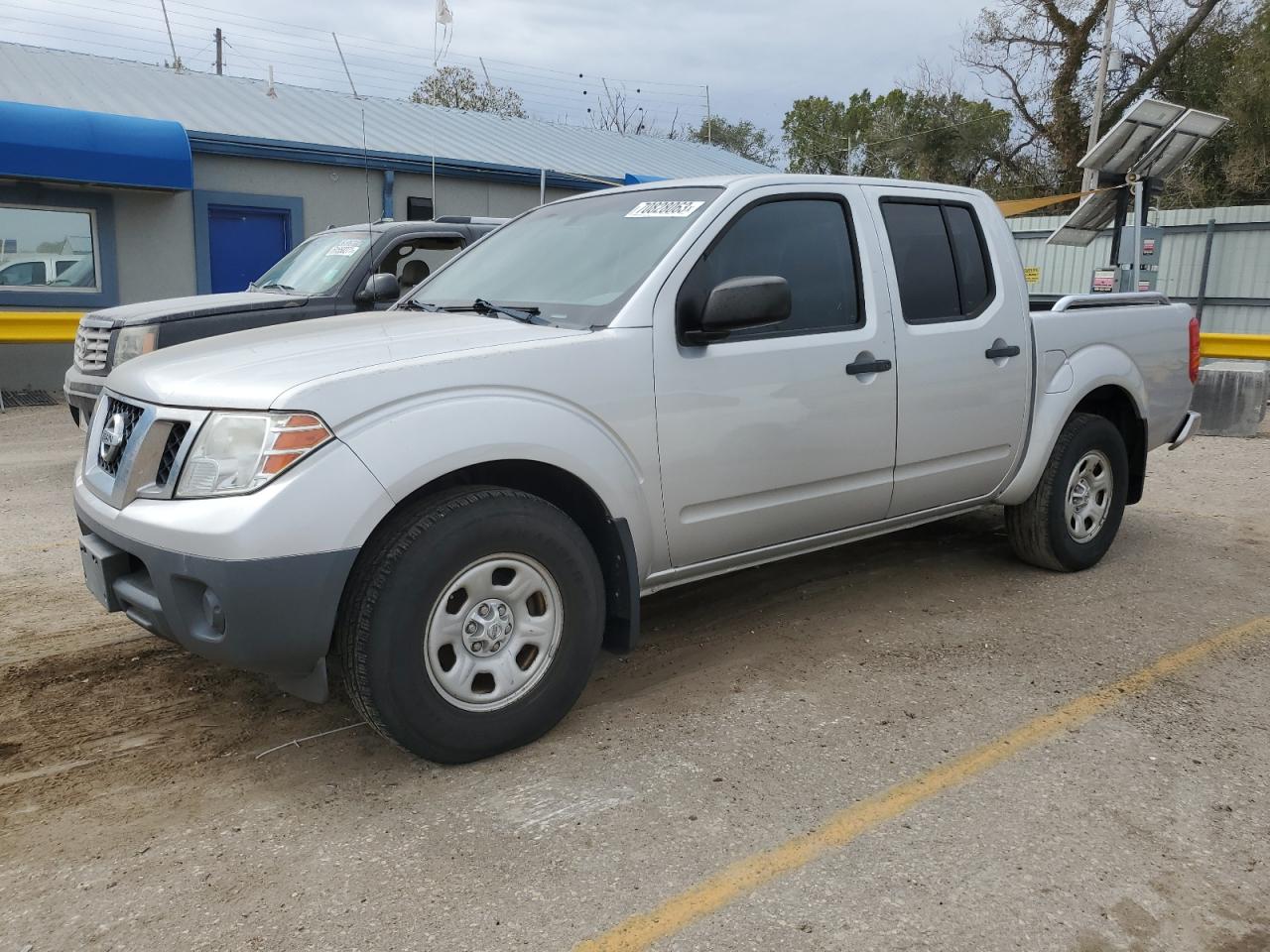 Nissan Frontier s (2011)