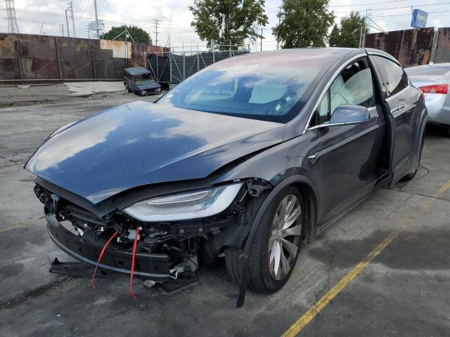 Tesla Model x (2020)