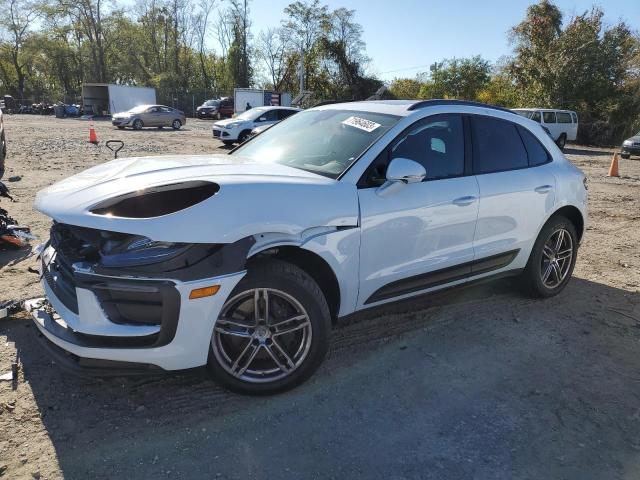 Porsche Macan base (2023)