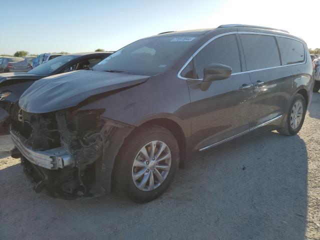 Chrysler Pacifica t (2019)