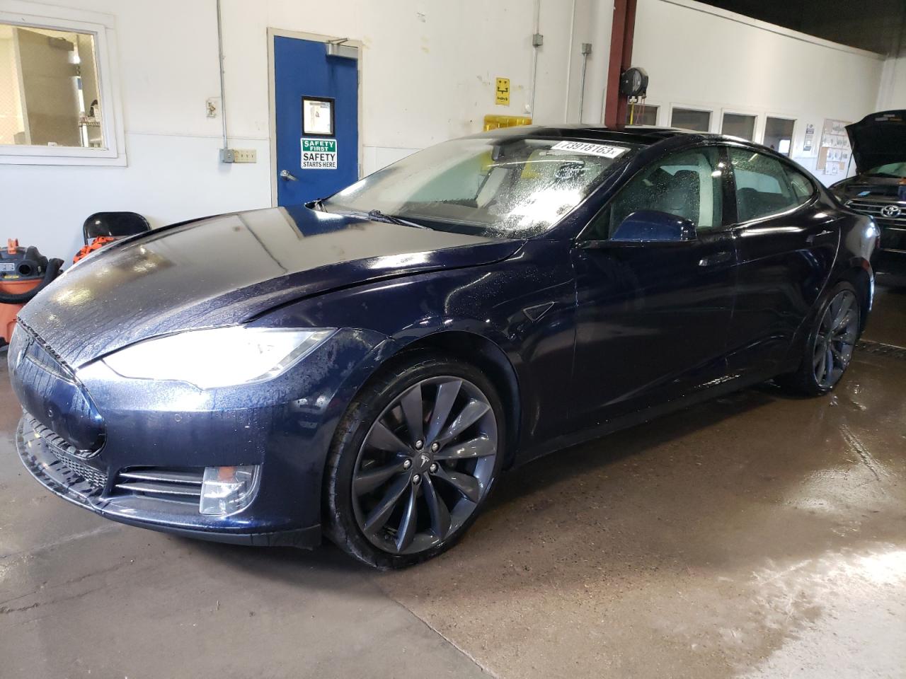 Tesla Model s (2013)