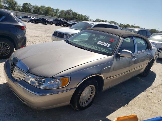 Lincoln Towncar (2000)