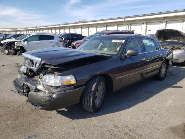 Lincoln Towncar (2005)