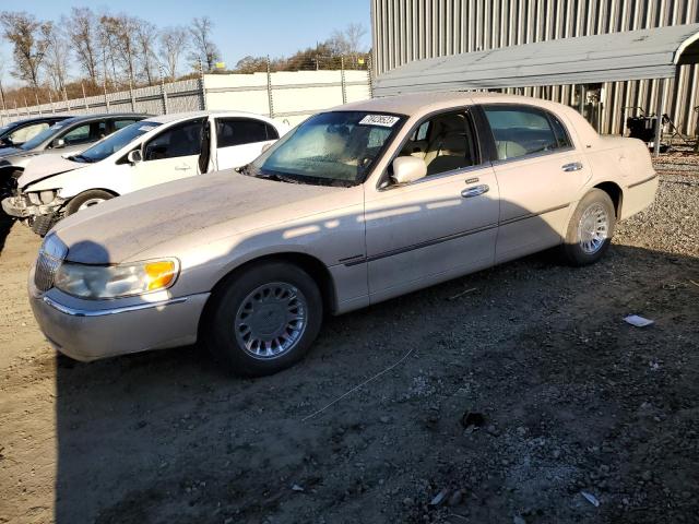 Lincoln Towncar (2001)