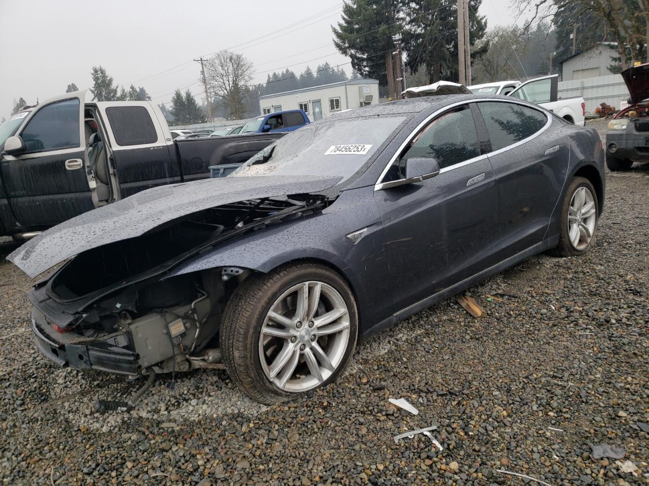 Tesla Model s (2015)