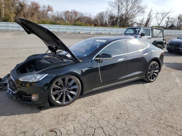 Tesla Model s (2016)