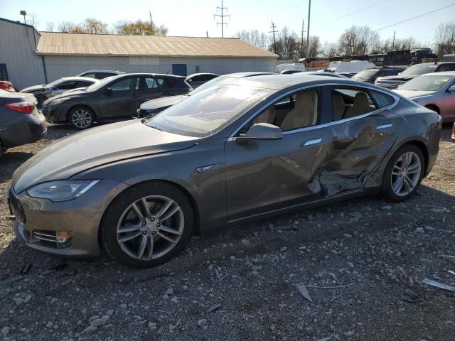 Tesla Model s (2015)