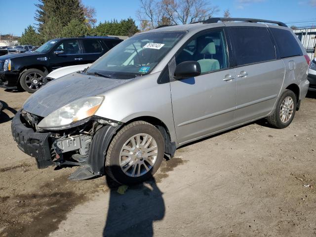 Toyota Sienna le (2009)