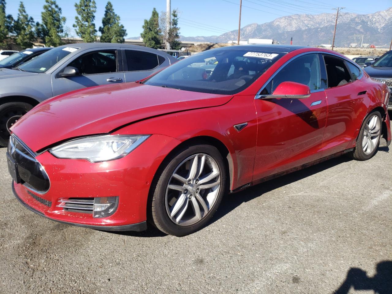 Tesla Model s (2015)