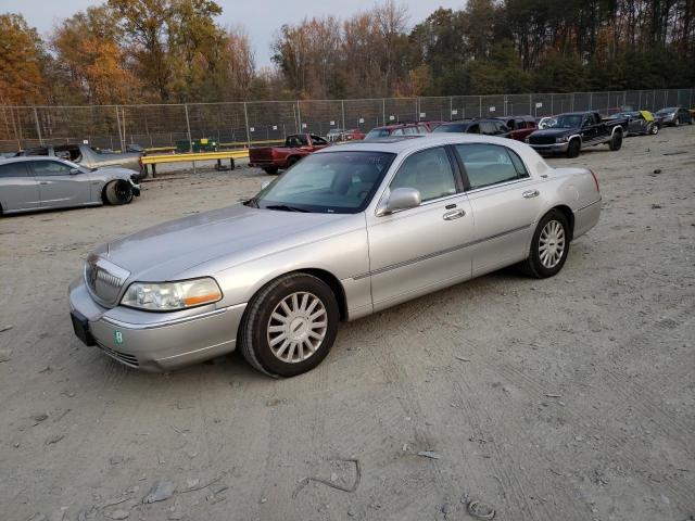Lincoln Towncar (2005)