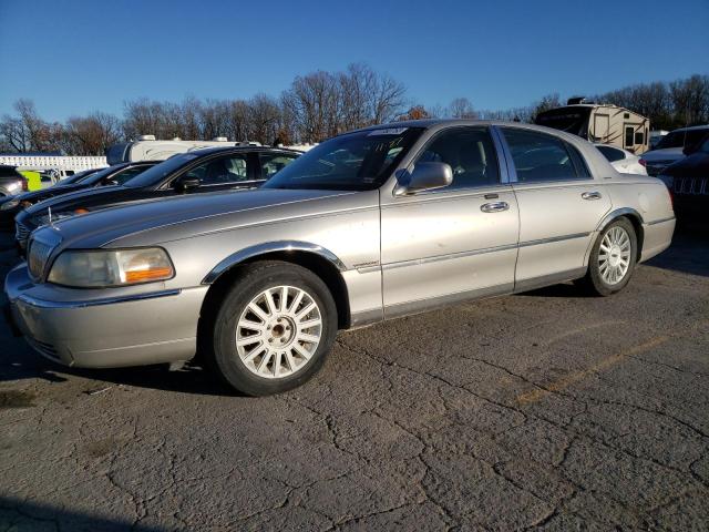 Lincoln Towncar (2005)