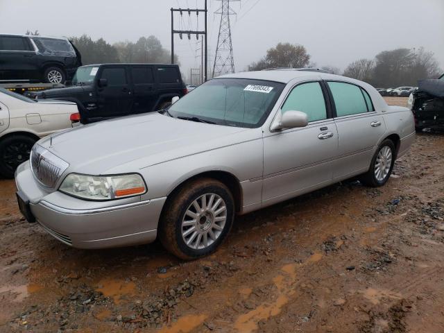 Lincoln Towncar (2005)