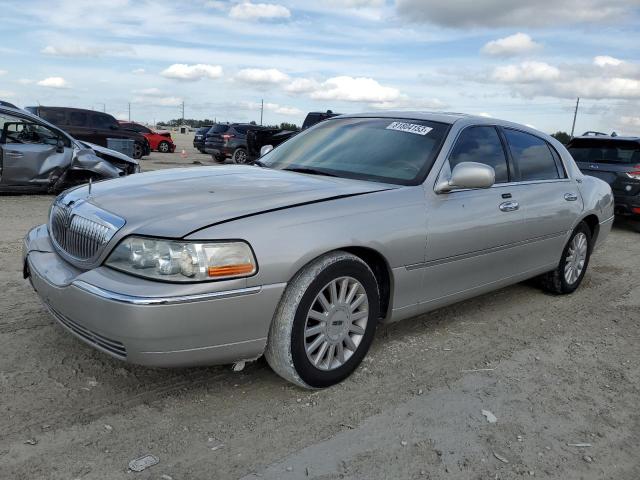 Lincoln Towncar (2005)