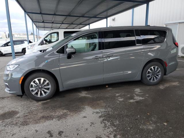 Chrysler Pacifica (2023)