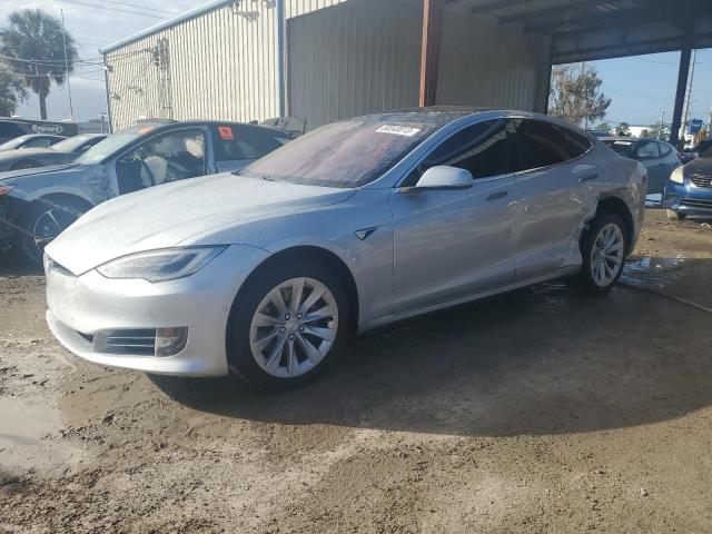 Tesla Model s (2017)