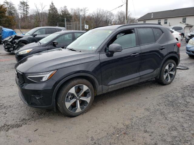 Volvo Xc40 plus (2023)